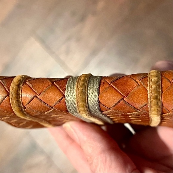 BOTTEGA VENETTA compact zip around card holder. - Picture 4 of 9